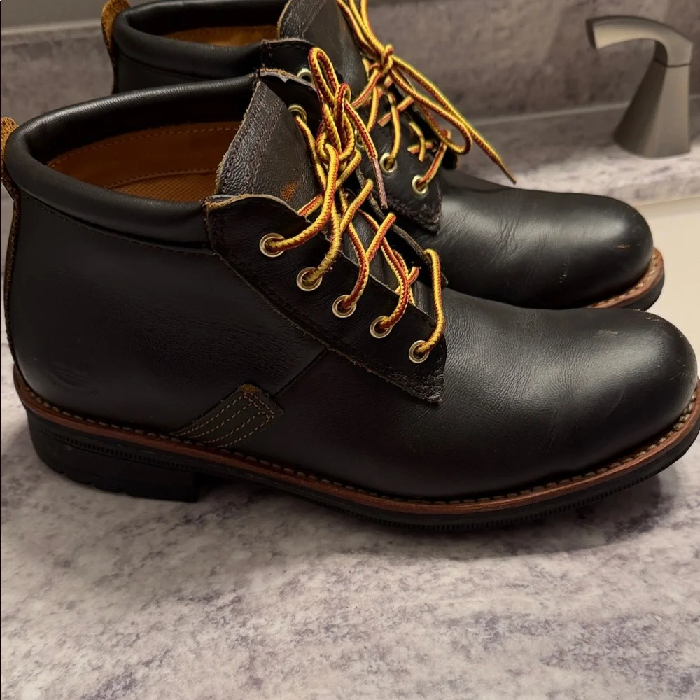 Timberland Chukka work boots. Size 8. Timber dry. Ortholite. Steel toes.